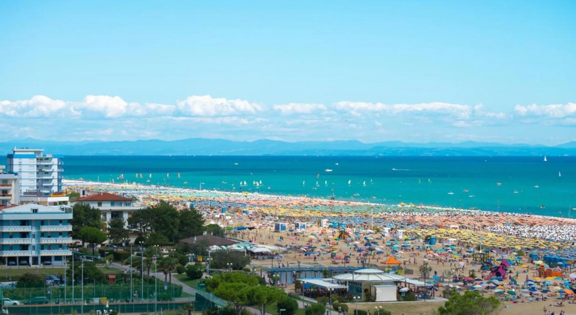 Nice Apartment With Private Garden And Parking Bibione