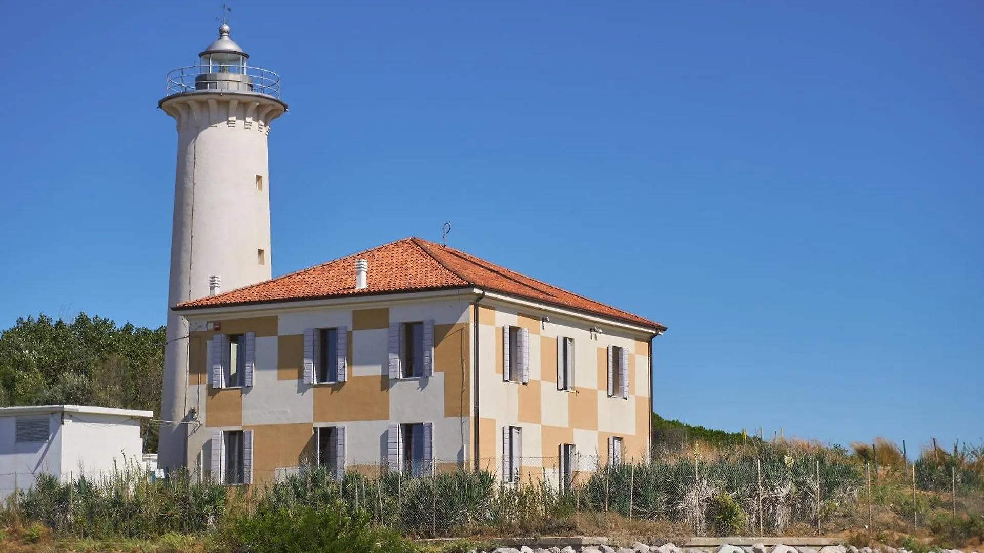 Nice Apartment With Private Garden And Parking Bibione