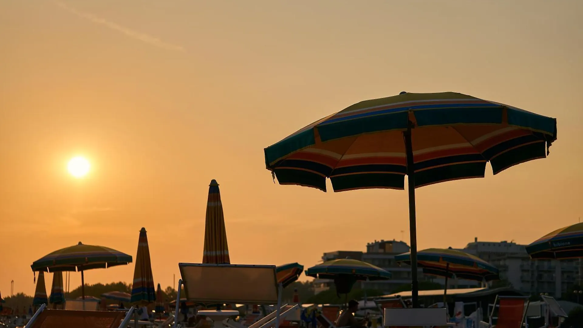 Nice Apartment With Private Garden And Parking Bibione Italië